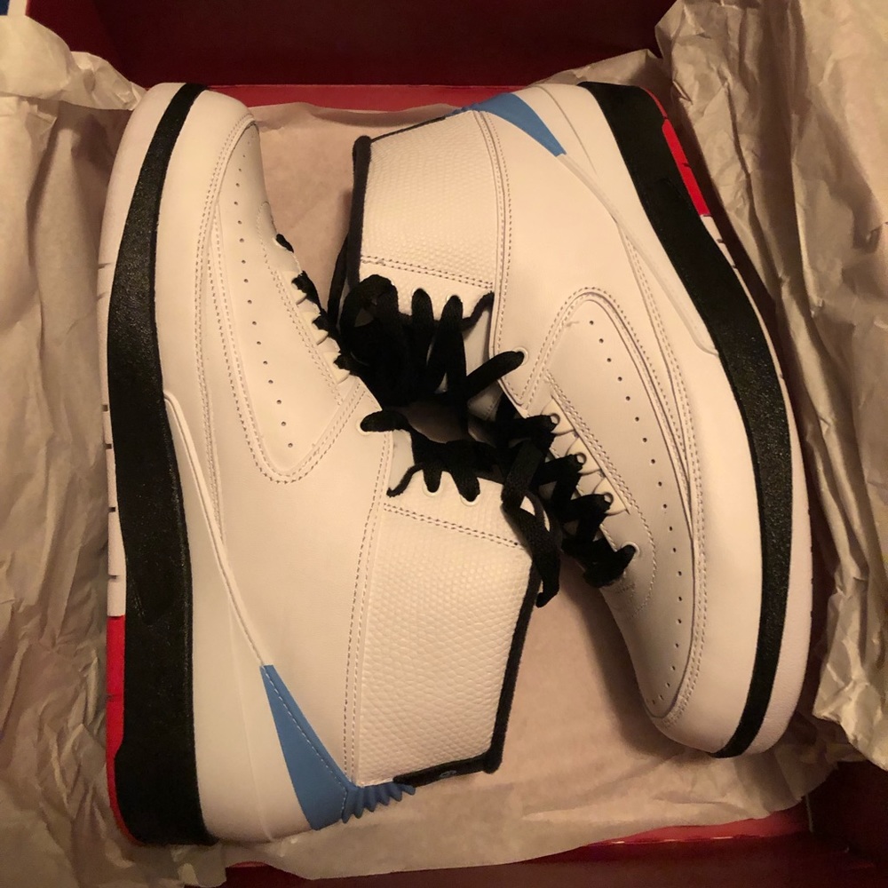 Jordan 2 and Converse *Limited Edition* two pack - Picture 3 of 7